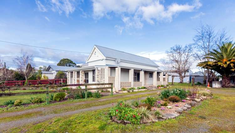 2373 Takapau Road_0