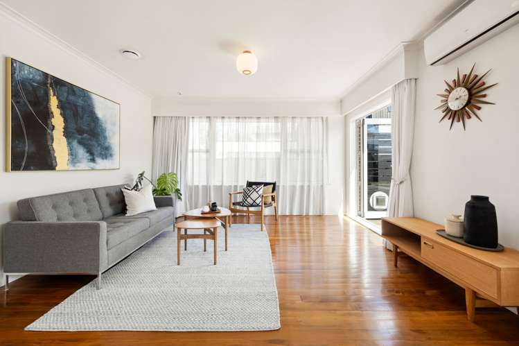 749B River Road Chartwell_5