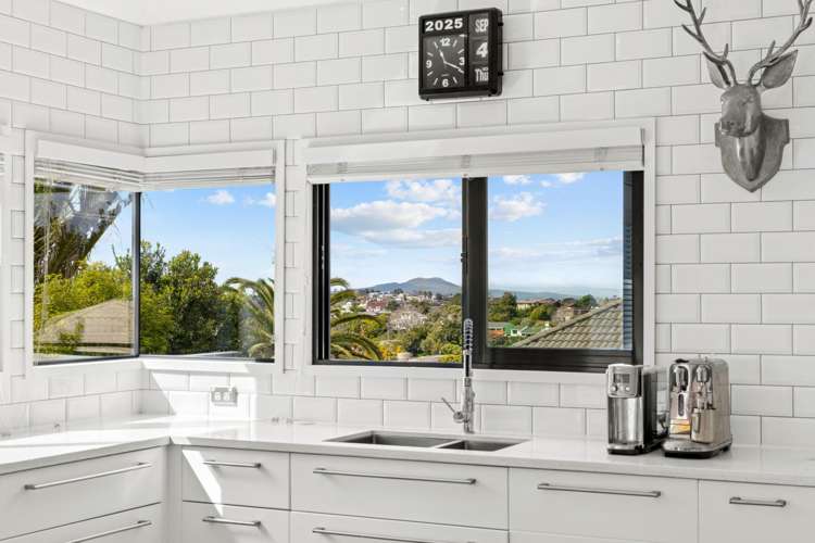 5 Caversham Drive Torbay_12