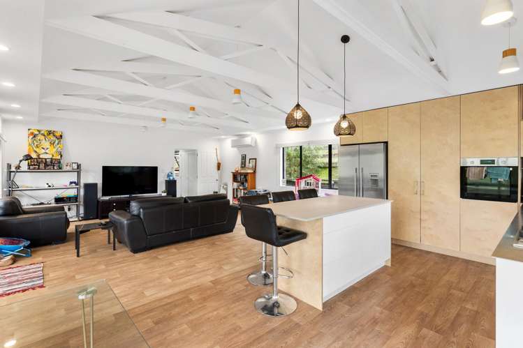 197 Forest Hill Road Waiatarua_25