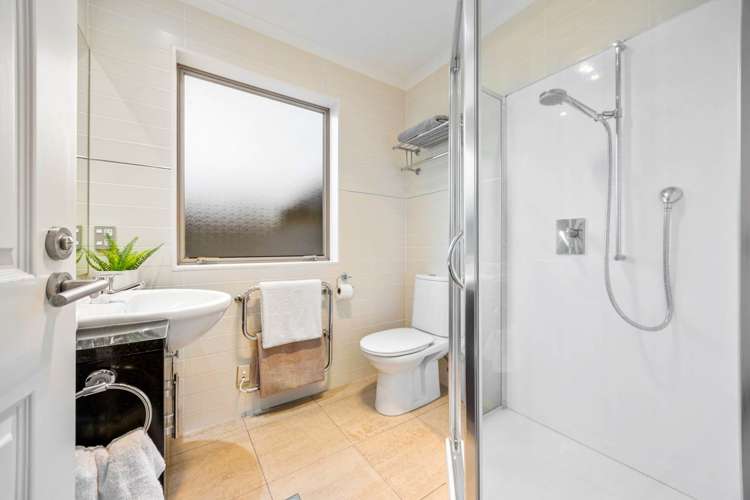 119b The Drive Epsom_15