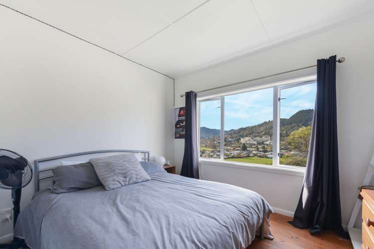 35 Jenner Road Toi Toi_11