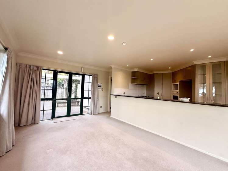 2 Beach Road 10688_10