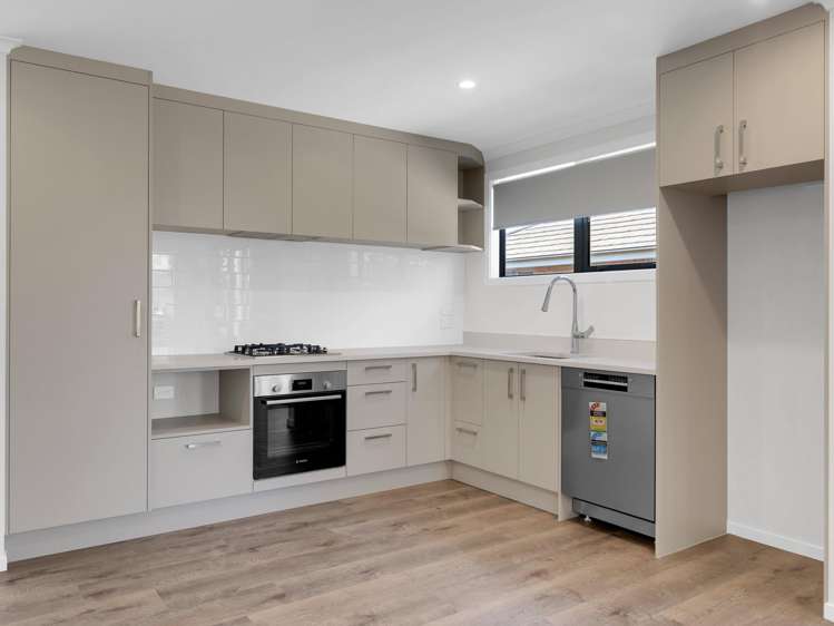 2/42 Ladeira Place Fitzroy_5