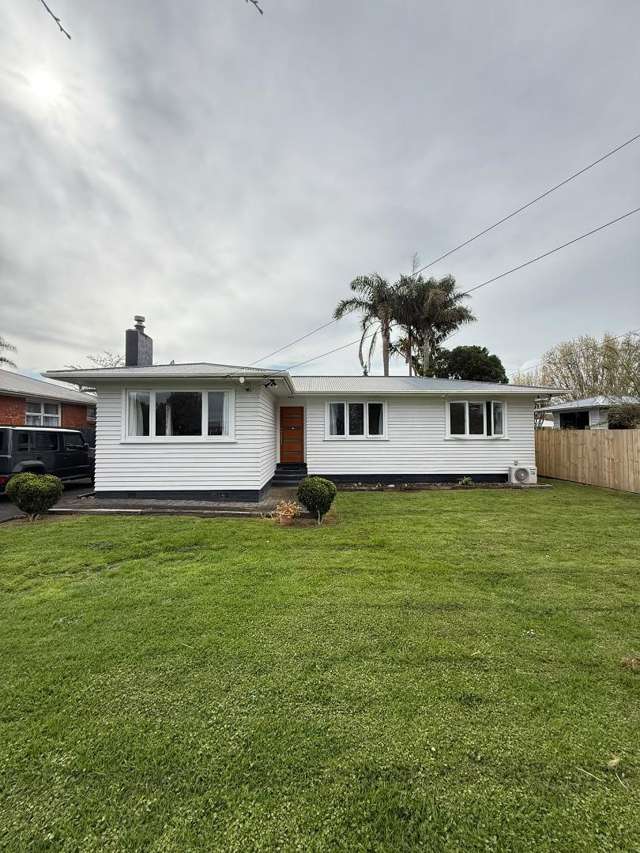 Beautiful 3 Bedroom Spacious Home in Papakura