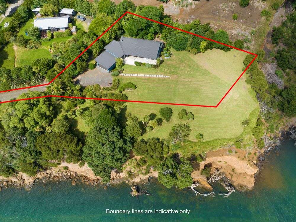 17C Dodd Road in Wattle Bay, Awhitu Peninsula, Franklin