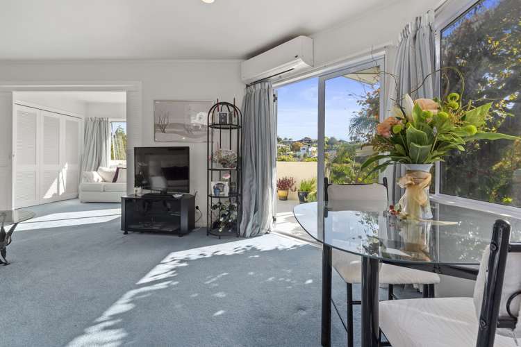 2/3 Tiri View Place Waiake_19