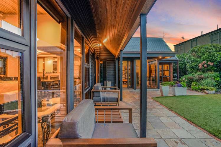 81 Queens Grove Hutt Central_4