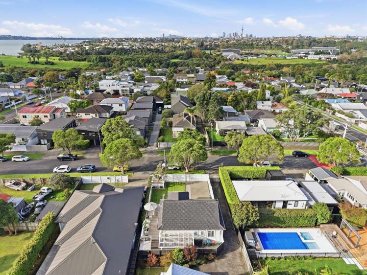 6 Walford Road Point Chevalier_14