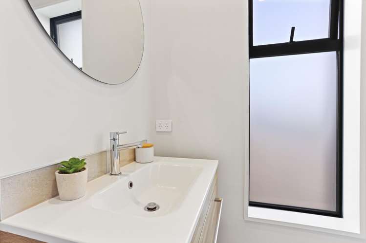 2/16 Devon Street Sydenham_14