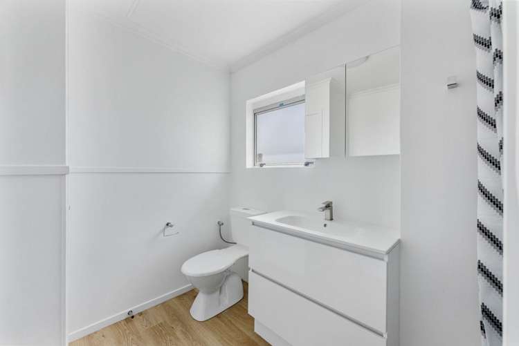 24b & 24c Omata Road Marfell_22