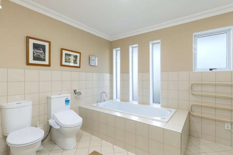 42 Waikawa Road Picton_23