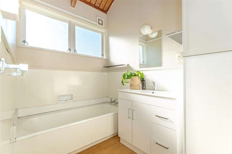 28 De Lautour Road Inner Kaiti_16