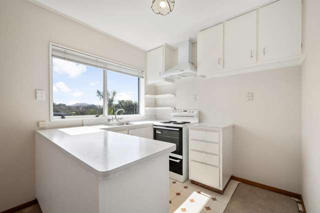 8/218 Onepu Road Lyall Bay_4