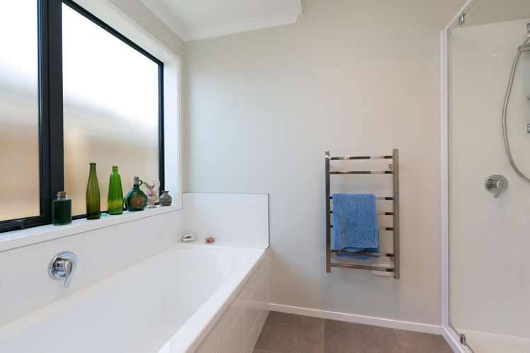 4 Golf Course Lane Waiwhakaiho_17