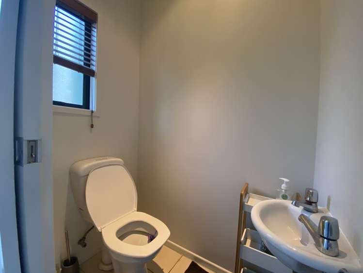 27/2 Armoy Drive Botany Downs_8