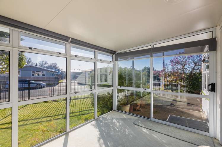 549 Lowe Street Camberley_6