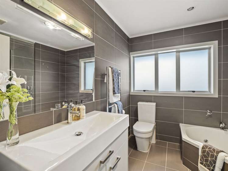 10 Robin Lane Browns Bay_19