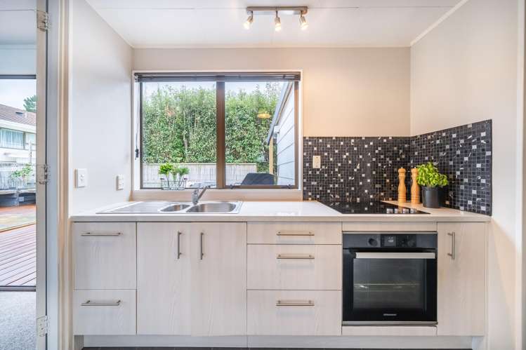 1 Garth Lane Maoribank_6