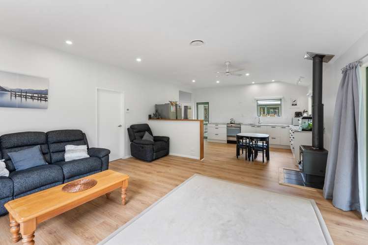 359A Kuku East Road Manakau_14