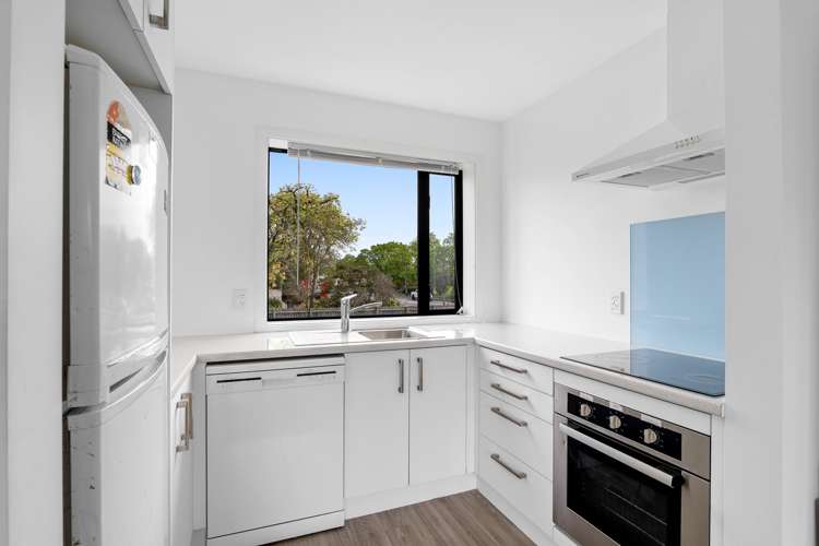 2/306 Stanmore Road Richmond_2