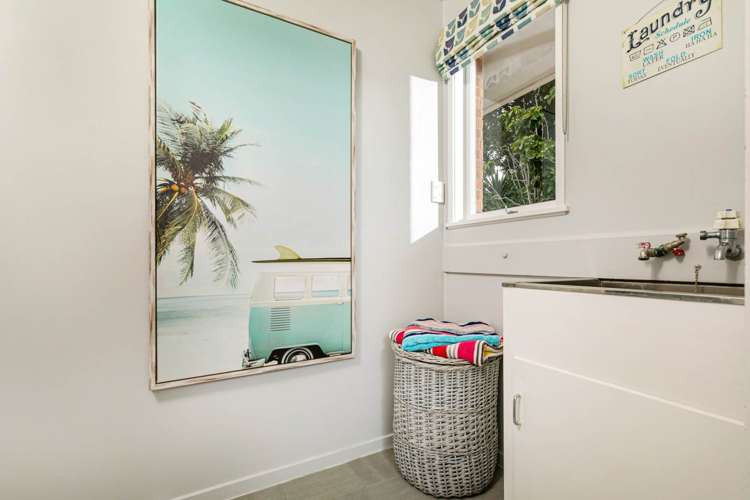 2/6 Palawan Place Torbay_6