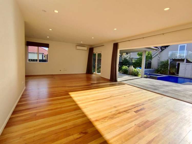 11 Taharoto Road Takapuna_15