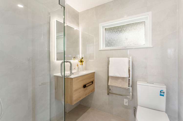 1 & 2/3 Cheryl Place Hillcrest_12