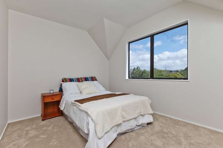 2/8 Gladstone Road Northcote_15