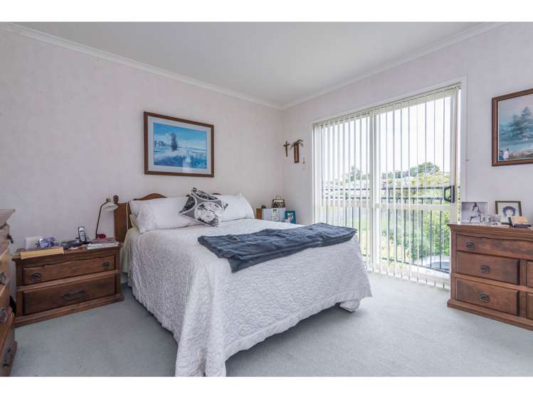 16 Stolford Crescent New Lynn_9