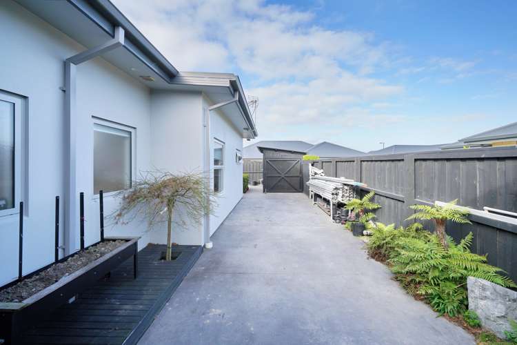 9 Sunline Avenue Lincoln_18