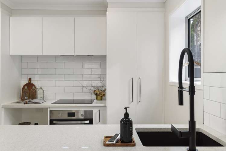 6/13 Kaihu Street Northcote_8