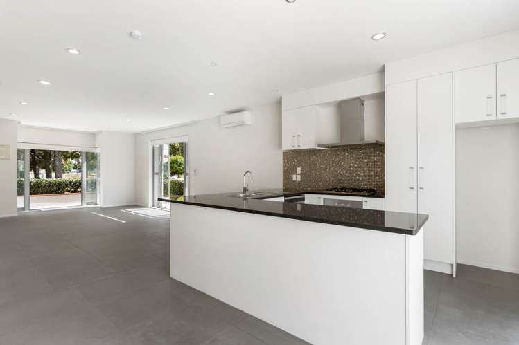 77 Popokatea Drive Takanini_11