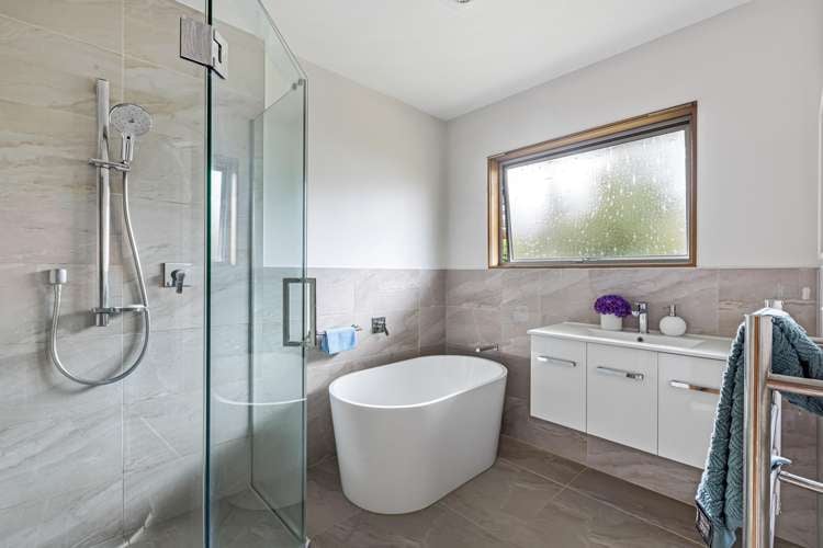 23 Coromandel Crescent Mairangi Bay_13