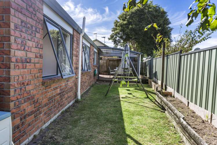 25f Youngs Road Papakura_9