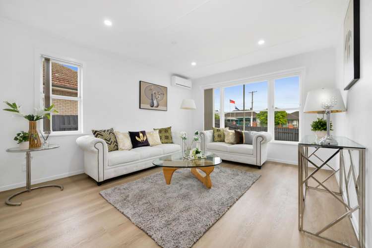 18 Crown Crescent Otara_10