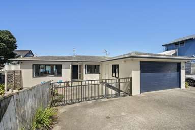 43 Bowes Crescent_1