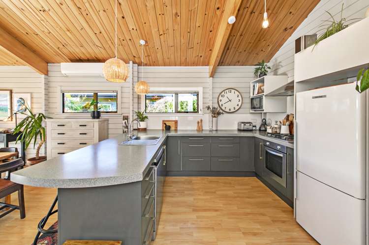 11 Swindells Road Waikuku Beach_12