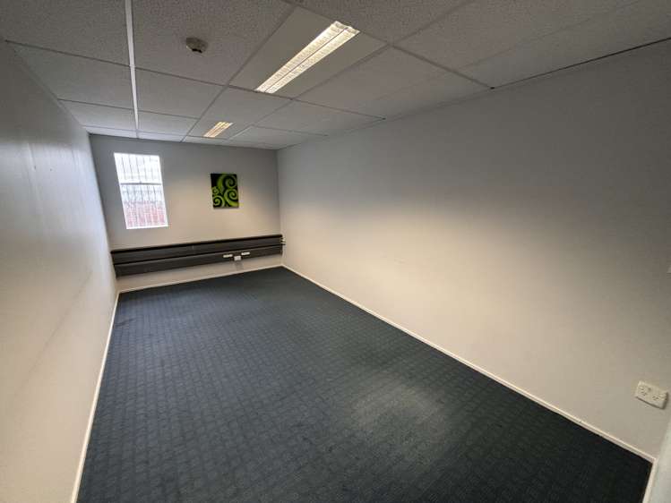 Level 1, 92 Queens Drive Hutt Central_5