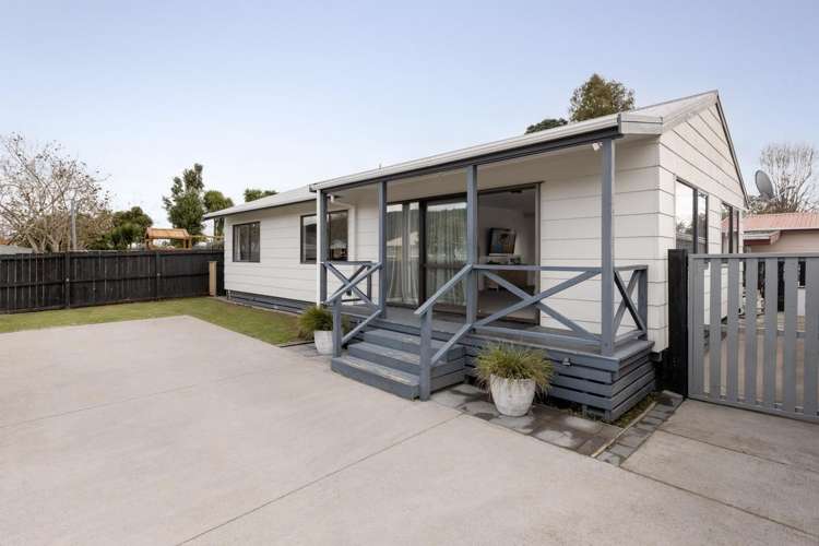 4 Lord Cobham Avenue_0