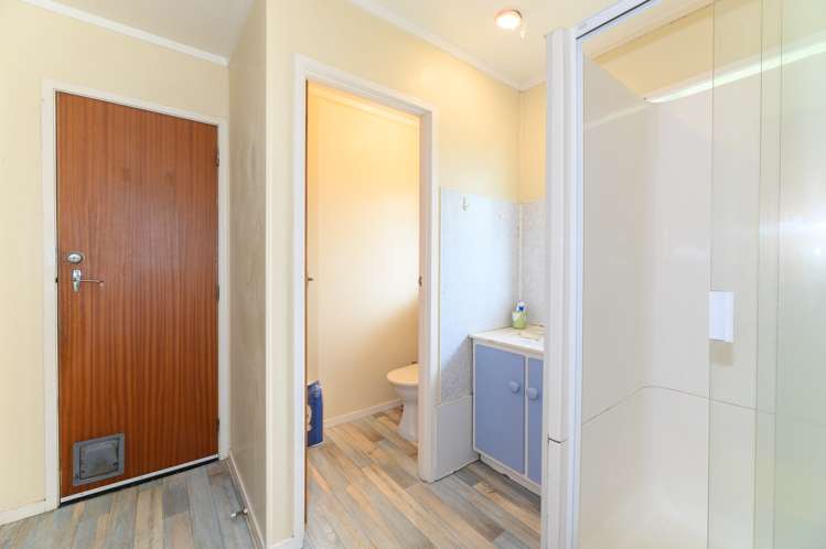 2/6 Landseer Place Blockhouse Bay_10