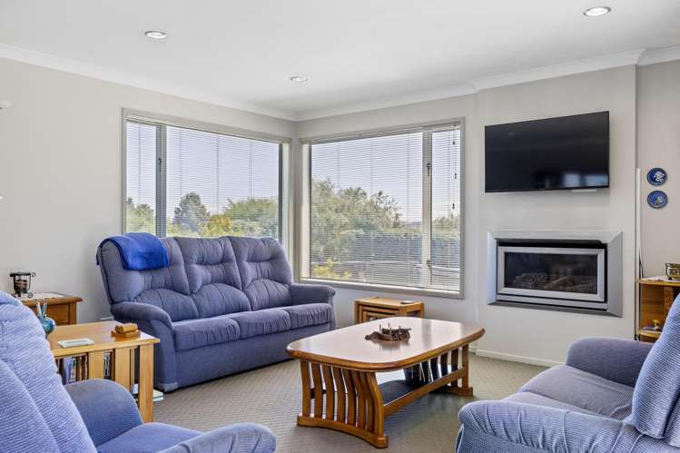 2/30 Ingle Avenue Waipahihi_8