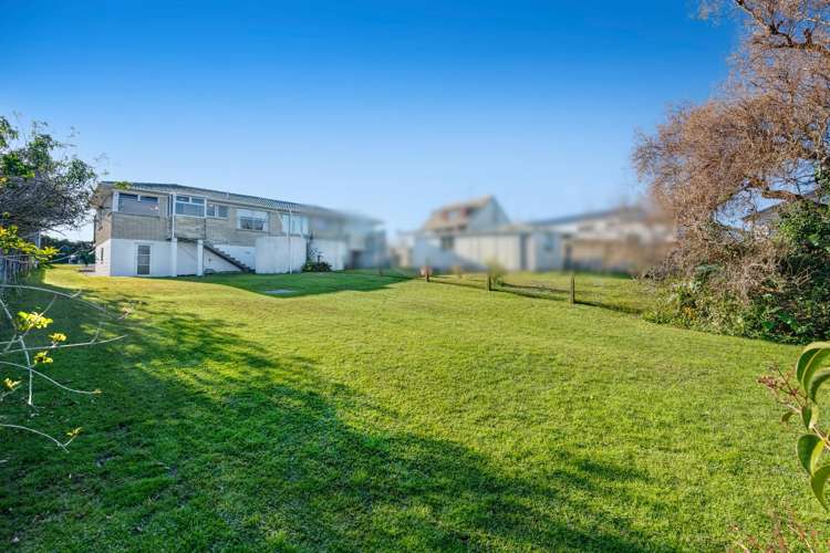 2/941 Whangaparaoa Road_3