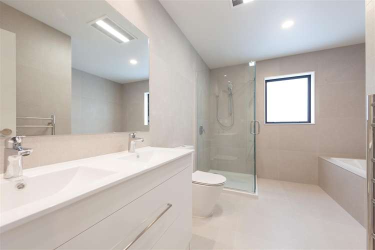 8 Paparahi Place Wainui_34