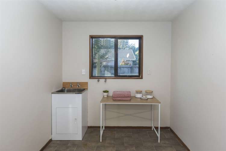 11 Oakley Crescent Hornby_12