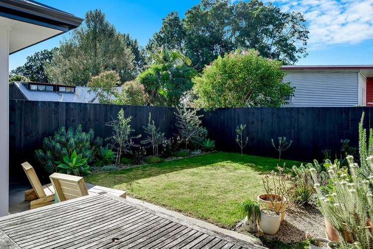 1/6 Walsh Street Forest Lake_8
