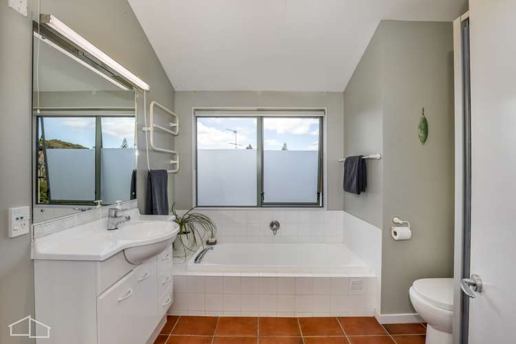 542a West Coast Road Oratia_16