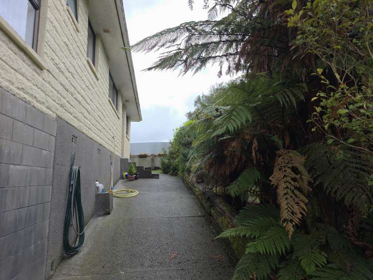 17 Pine Tree Road Kaniere_13