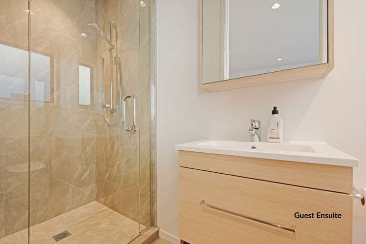 31 Erica Pabst Way Island Bay_11