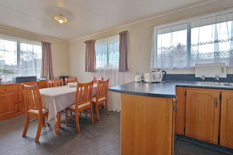 7 Kirkcaldy Crescent Flaxmere_2